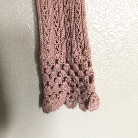 Lulu Pink Crochet Style Sweater Size L - Picture 5 of 8